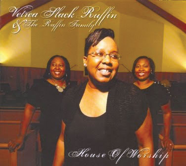 Vetrea Slack Ruffin (center). (14117)